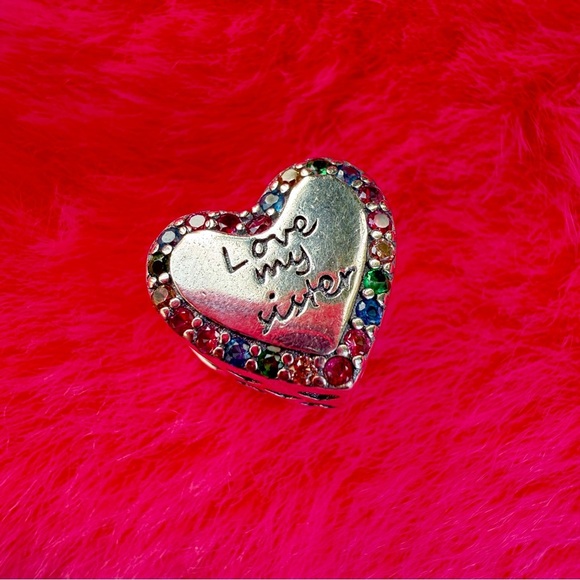Charm "Love My Sister" with embedded multicolored rhinestones and little hearts - Picture 6 of 14